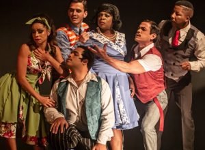 2R9xwVZ9-grupo-teatral-Gota-Po-e-Poeira