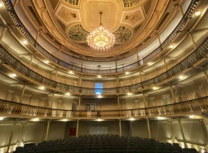 ILZHpBGp-Visita-_ao_teatro-Carlos_Gomes-6-1536x864