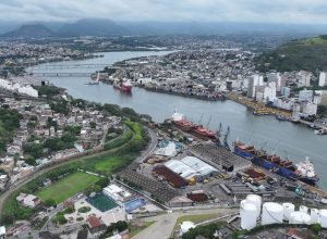 Imagem-aerea-do-porto-de-Capuaba-e-a-regiao-de-Paul.jpeg