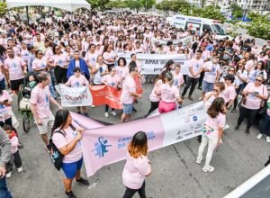 Caminhada da Inclusão leva centenas de famílias á orla de Camburi